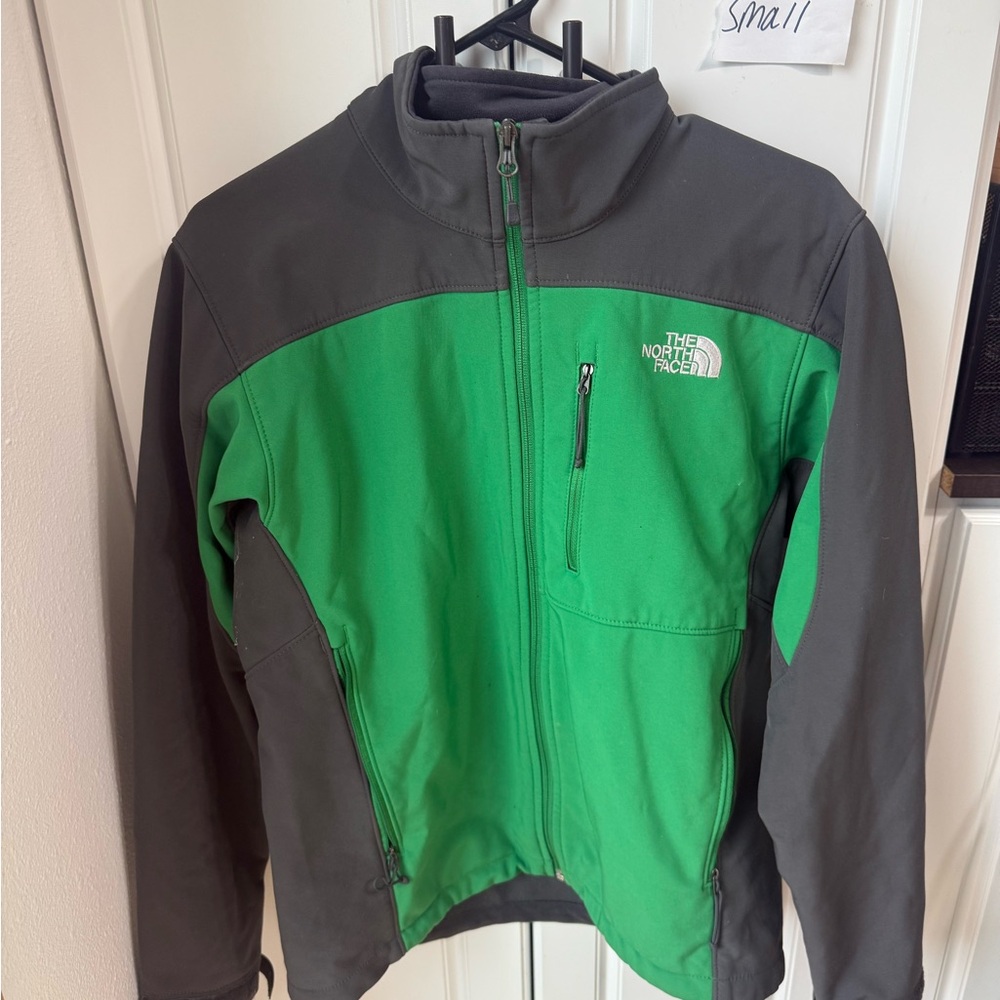 The North Face men’s small apex Jacket green/black